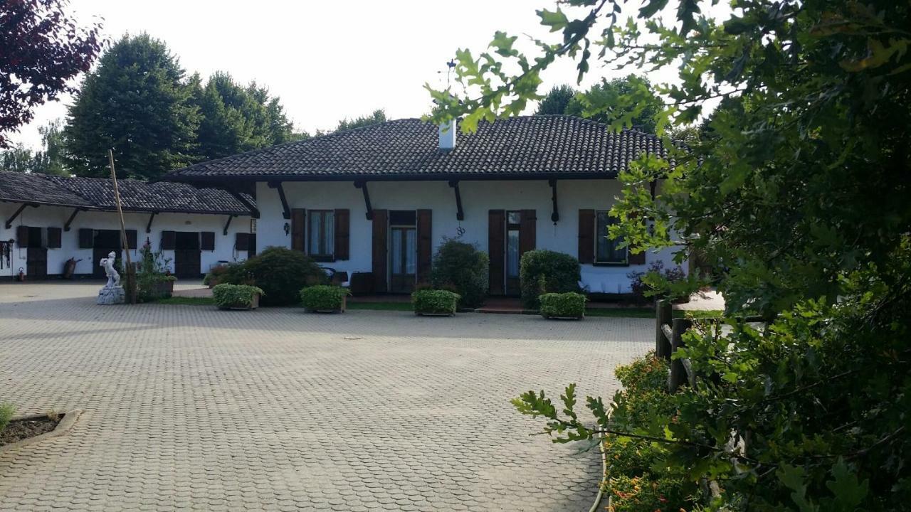 Scuderia 100 Pertiche Villa Villanterio Bagian luar foto